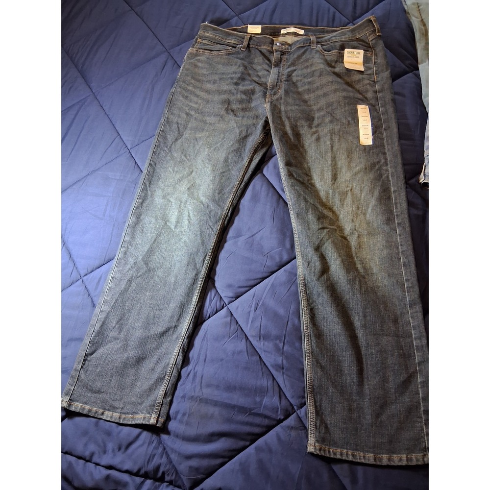 Signature by Levi Strauss Gold Label Mens Regular Fit Straight Leg Jeans 42x30